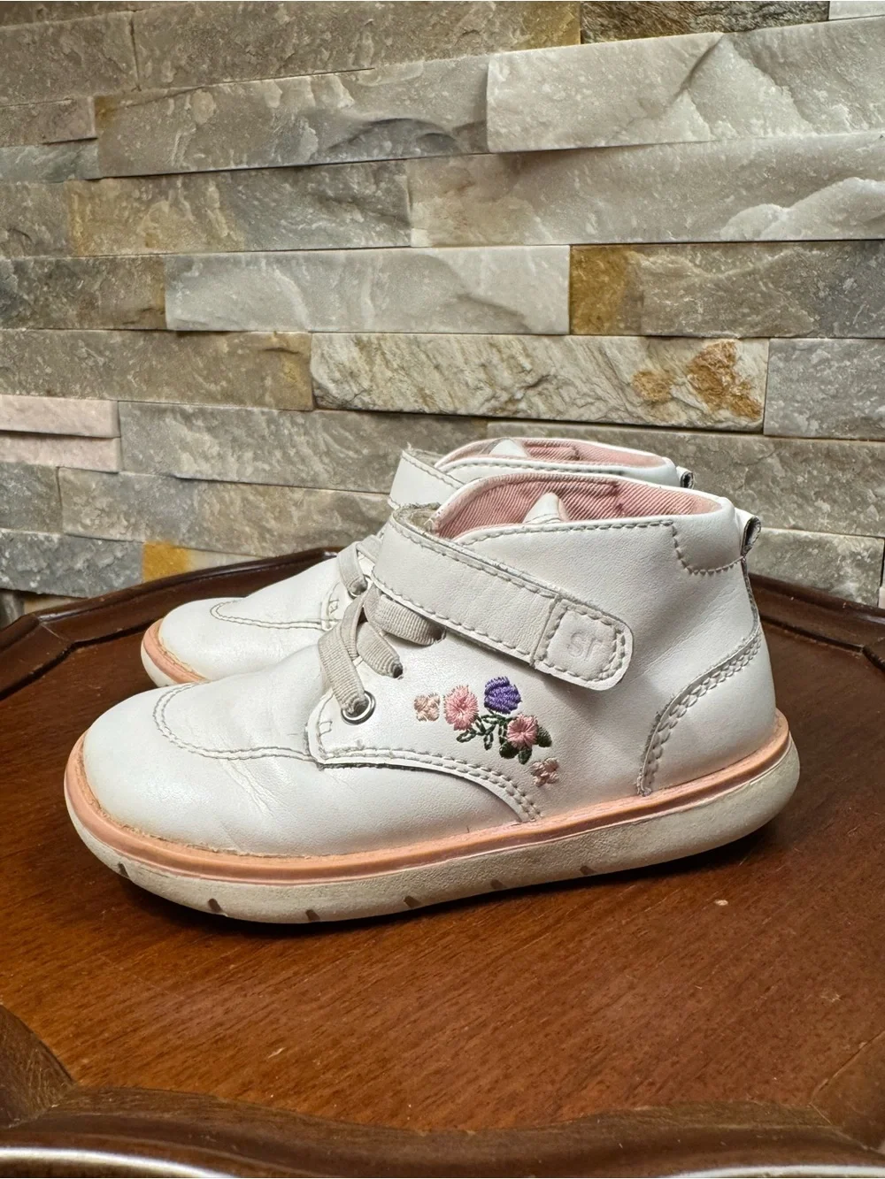 Toddlers Sz 7M Stride Rite SRT Emilia Booties White Leather W/floral Embroidery